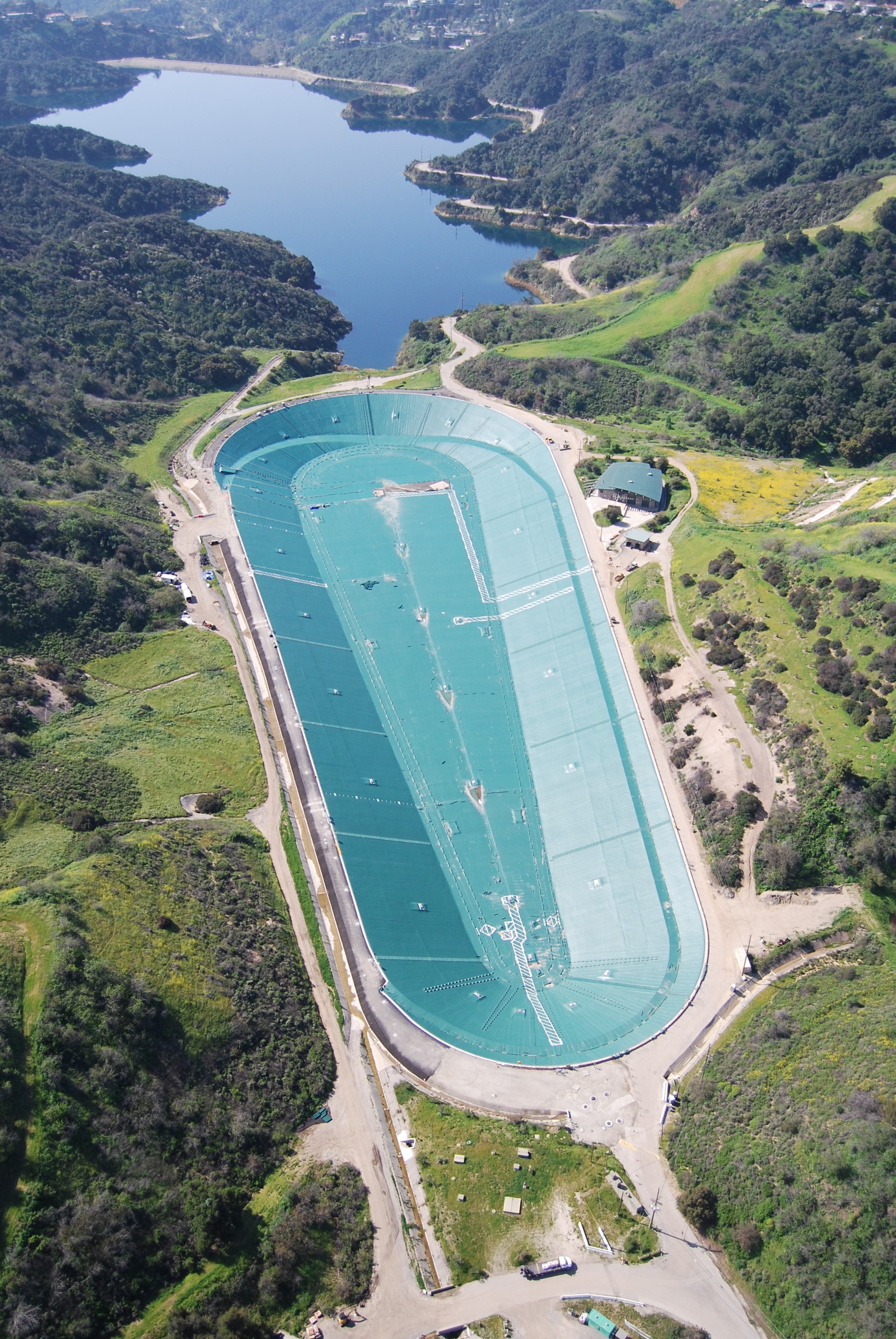 LADWP’s Upper Stone Canyon Reservoir Returns to Service with Newly Installed Floating Cover